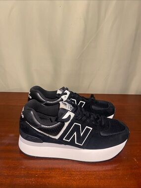 New Balance 574 Platform Timeless Classic Modern Comfort shoes  WMNS 10/Mens 8.5